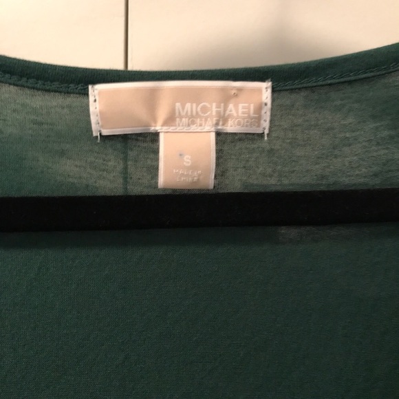 Michael Kors gorgeous green blouse. - Picture 3 of 3